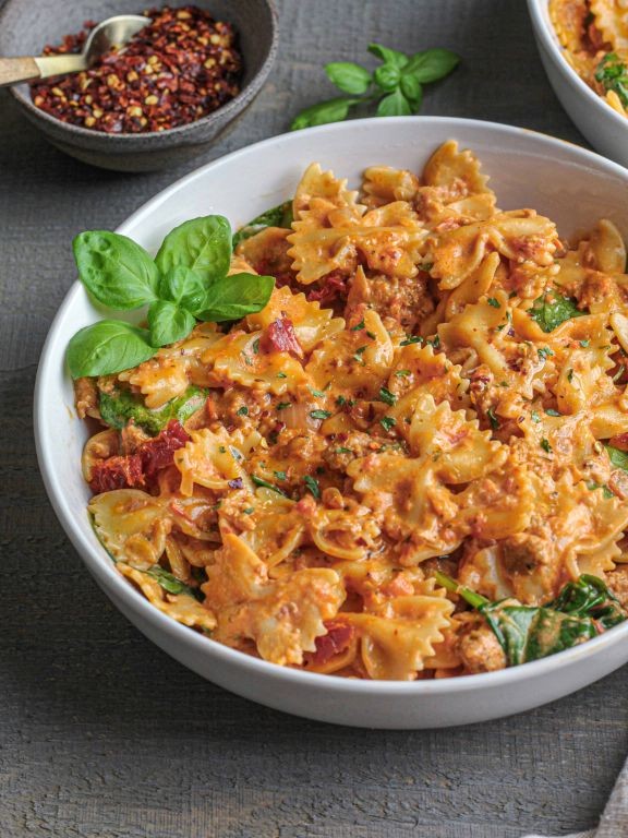 Sun-Dried Tomato and Spinach Farfalle