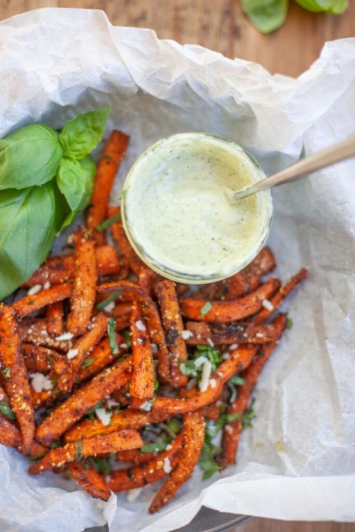 Baked Carrot Fries with Yogurt Dip
