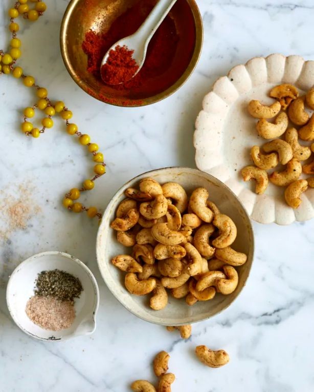 Black Pepper Parmesan Roasted Cashews