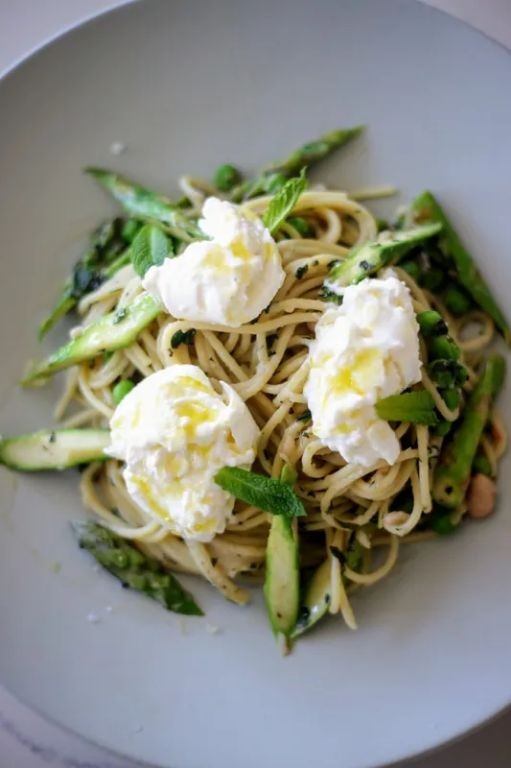 Burrata Pasta with Zucchini and Mint