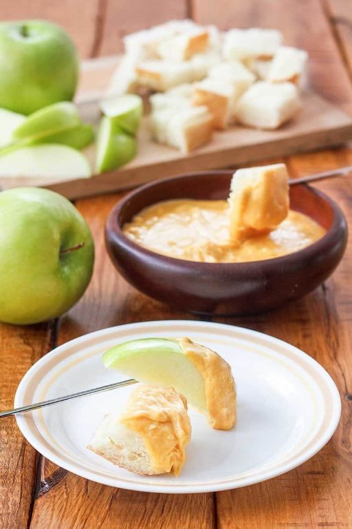 Classic Melting Pot Cheddar Cheese Fondue