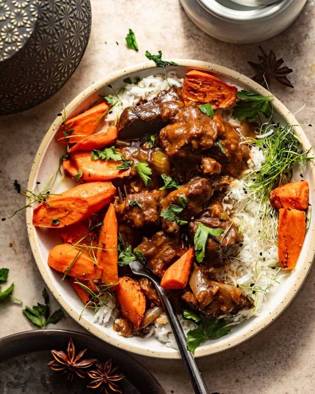 Herb-Roasted Beef Tips with Carrots