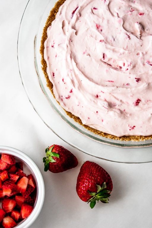 No-Bake Strawberry Cream Cheese Pie