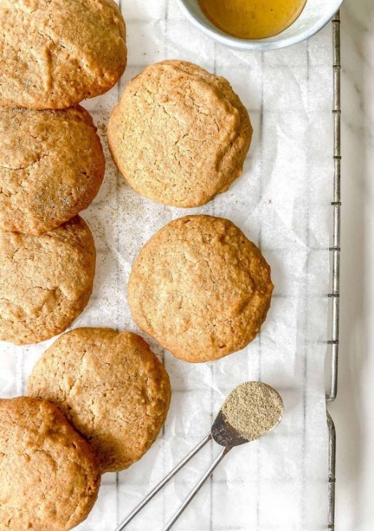 Spelt Flour and Honey Cookies