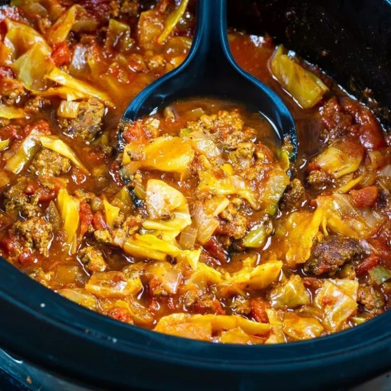 Spicy Hamburger and Cabbage Soup