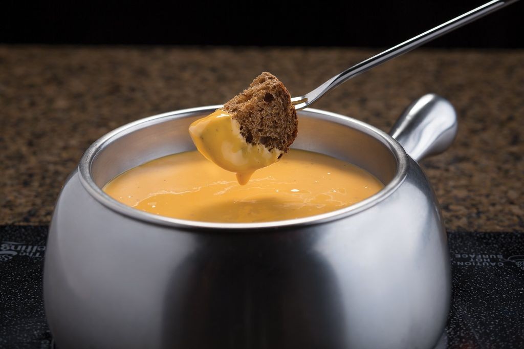Spicy Melting Pot Buffalo Cheese Fondue